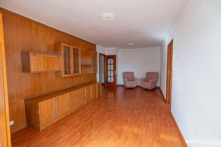 Amplio piso en Gamarra, Málaga - Oportunidad de inversión photo 0