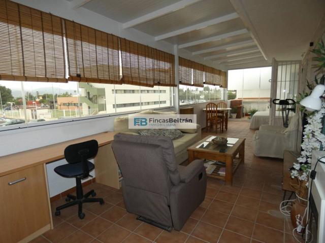 Apartamento de dos dormitorios con amplia terraza photo 0