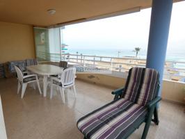 Apartamento muy amplio de 2 dormitorios junto a la playa. photo 0