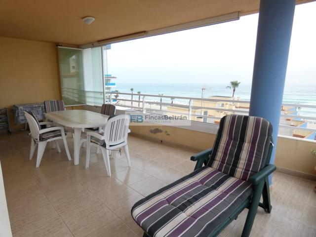 Apartamento muy amplio de 2 dormitorios junto a la playa. photo 0