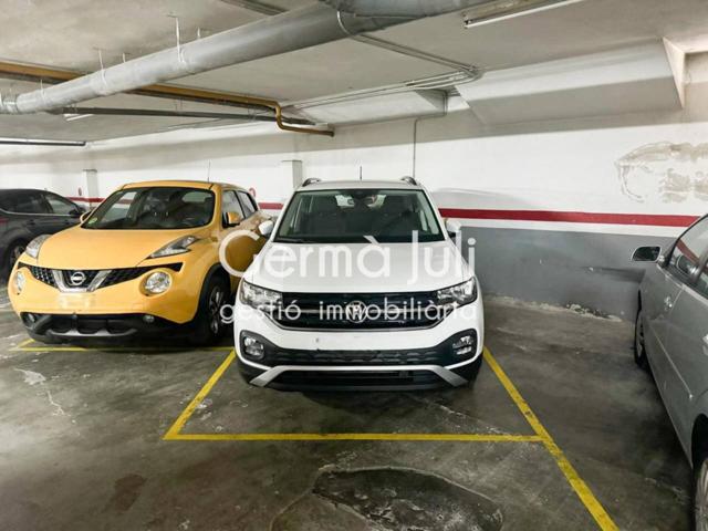 Parking en venta en Centre(08911) photo 0