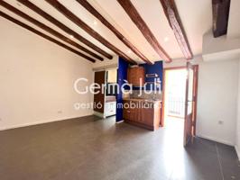 Piso en venta en Dalt la Vila photo 0