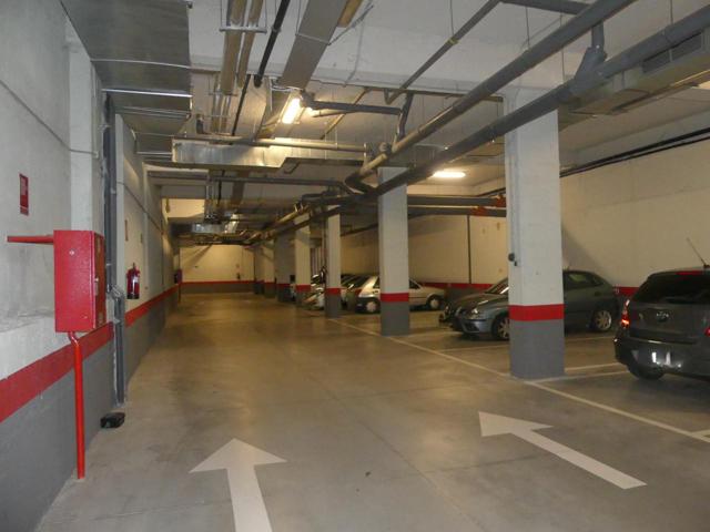 ALQUILER DE PLAZAS DE GARAJE EN AZUQUECA DE HENARES photo 0