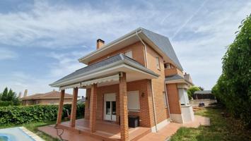 ESPECTACULAR CHALET EN VENTA EN VILLALBILLA photo 0