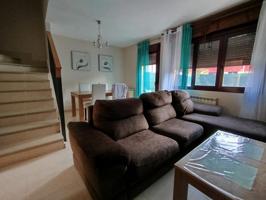 ALQUILER DE CHALET ADOSADO EN TORIJA photo 0