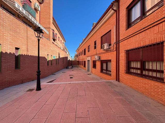 Dúplex en alquiler en Torrejón del Rey de 101 m2 photo 0