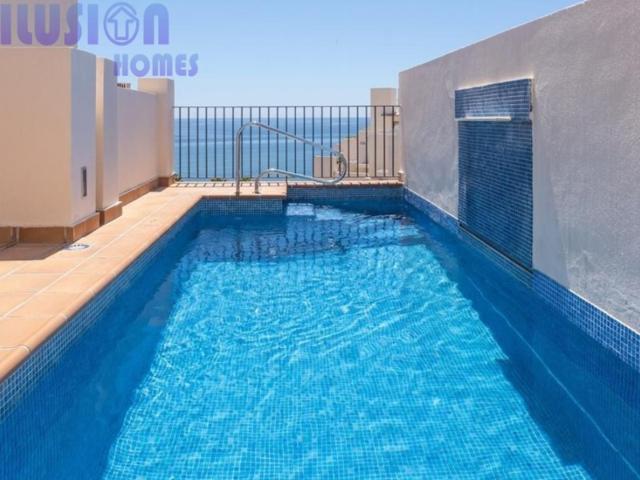  Ático En venta en Estepona photo 0