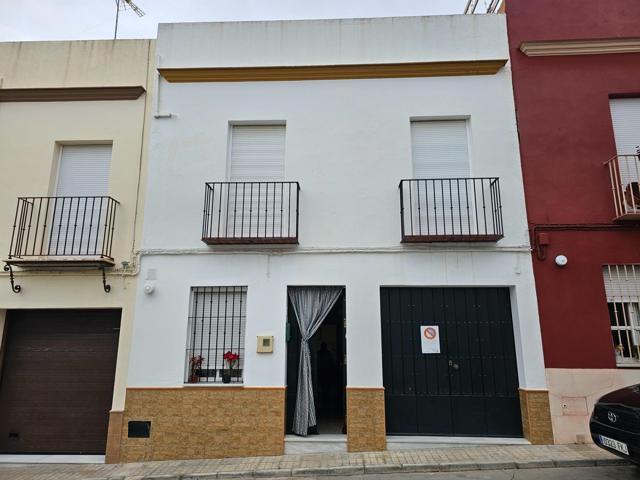 Casa En venta en Arenal, Marchena photo 0