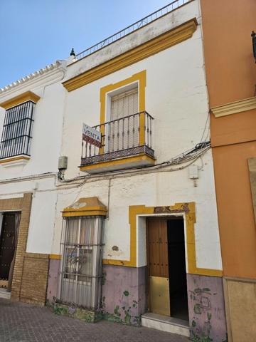 ¡Oportunidad Única en el Corazón de Marchena! 🏡✨ photo 0