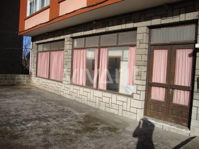 Local En venta en Fene photo 0