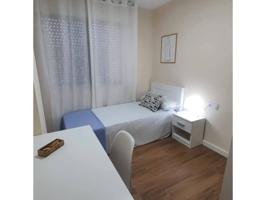 SE ALQUIAL UNA HABITACION SOLO ESTUDIANTES. Nueva Andalucía photo 0