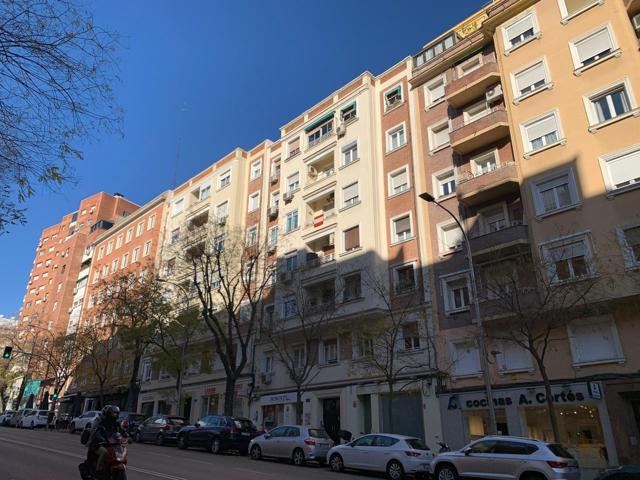 Oficina En alquiler en Pacífico, Madrid photo 0