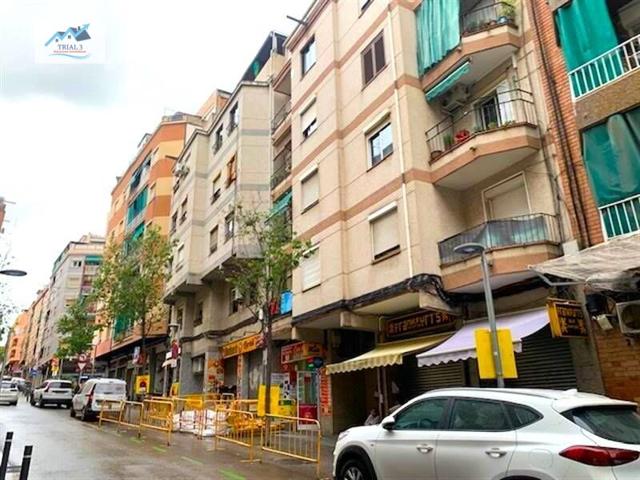 Venta Piso en L`Hospitalet de Llobregat - Barcelona , Calle Hierbabuena Nº 36 photo 0