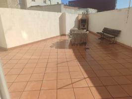 NO DEJES ESCAPAR ESTA OPORTUNIDAD....VIVIENDA CON TERRAZA DE UNOS 50M2 Y PLAZA DE GARAJE, VPO photo 0