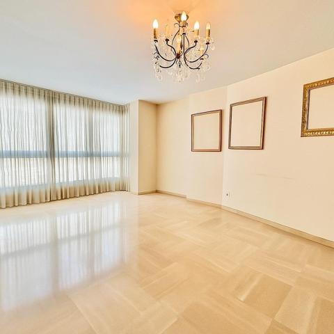 VIVIENDA PARA ENTRAR CON PLAZA DE GARAJE..AV.CID-PEREZ GALDOS photo 0