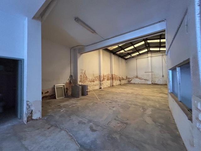 PLANTA BAJA CON POSIBILIDAD DE CONVERTIR EN VIVIENDA..POSIBILIDAD DE VENTA O ALQUILER photo 0