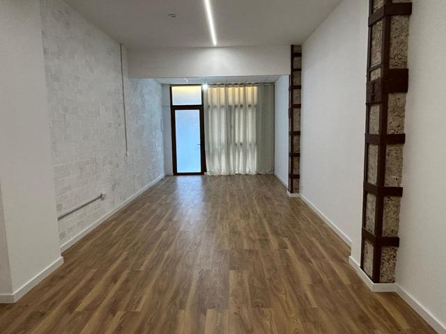 LOCAL TOTALMENTE REFORMADO CON CALIDADES DE LUJO photo 0