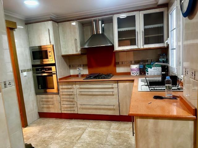 Oportunidad Única: Vivienda Reformada en Patraix con Ascensor y Patio photo 0