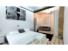 Se alquila espaciosa habitación en un amplio piso con terraza - CL 31 de Diciembre photo 0