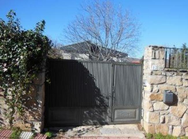 VIVIENDA EN VENTA EN BECERRIL DE LA SIERRA photo 0