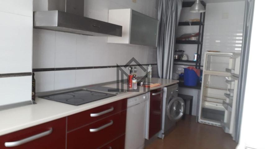 VIVIENDA IDEAL PARA INVERSORES EN LA CALLE MARGALLO photo 0