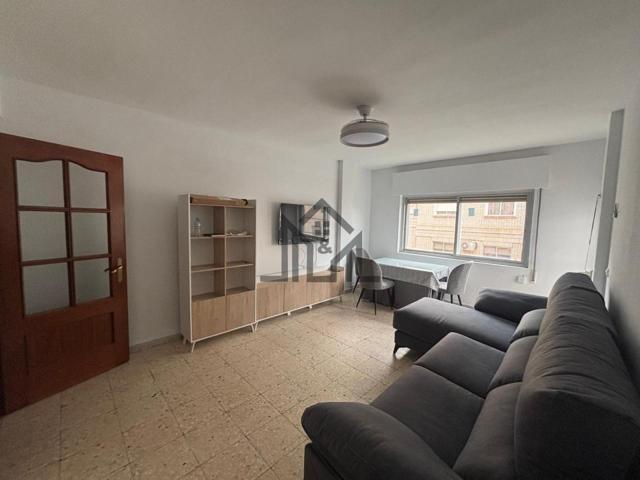 VIVIENDA EN EL CENTRO DE LA CIUDAD - A DOS MINUTOS DE LA CRUZ DE LOS CAIDOS photo 0