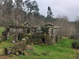 Venta de casa para reformar en Ponte Caldelas con 3000 m2 de terreno photo 0