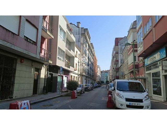 Alquiler de local comercial, almacen o garaje en Vilagarcía de Arousa photo 0