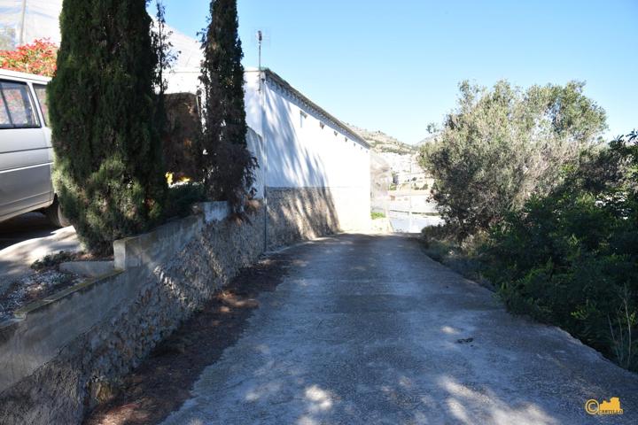 Gran Finca Rústica con Vistas a la Montaña en Callosa d'en Sarrià photo 0