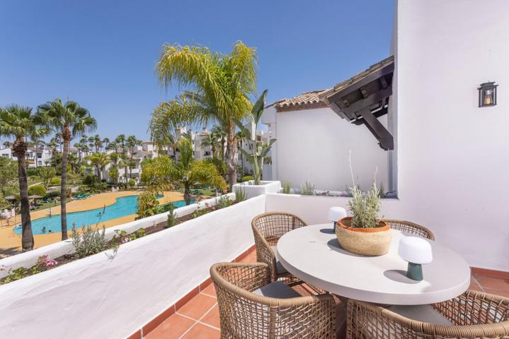  Ático En venta en Costa Del Sol, Estepona photo 0