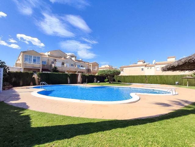 Acogedor Bungalow con Solárium y Parcela Privada en el Centro de Torrevieja photo 0