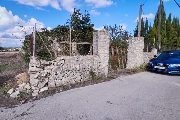 Finca rústica con casa para reformar de 110 m2 con electricidad y agua de pozo propio photo 0