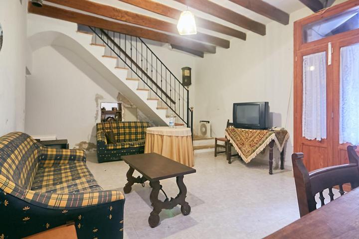 En Montuïri gran casa de pueblo de 349m2 a reformar con grandes posibilidades photo 0