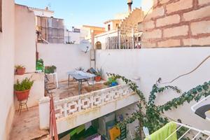 Ocasión!!!!!Casa de pueblo en Manacor, reformada con 5 hab. 2 baños y patio de 40m2 photo 0