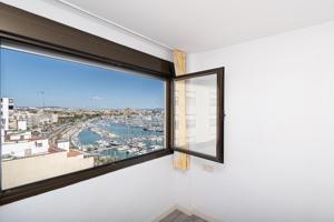 SE VENDE PISO ZONA PASEO MARITIMO photo 0