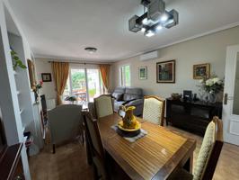 SE VENDE CHALET ADOSADO ZONA MAGALUF photo 0