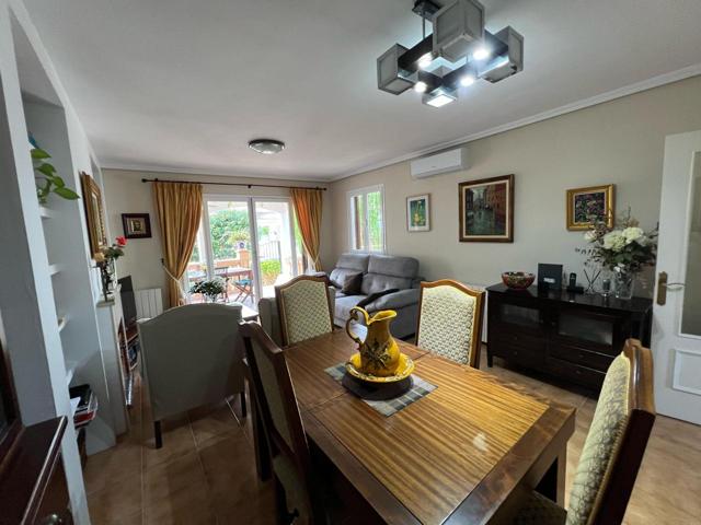 SE VENDE CHALET ADOSADO ZONA MAGALUF photo 0