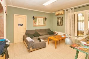 Planta Baja 106 m2. con 90 m2 patio-garden en Palma photo 0