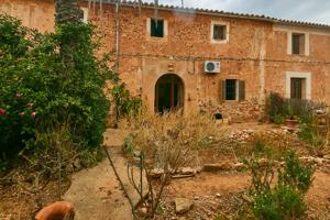 Finca con Casa Rústica de 428 m2. photo 0