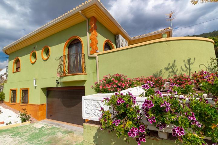 Se vende un trozo de paraíso: chalet independiente en Beniatjar con licencia turística photo 0