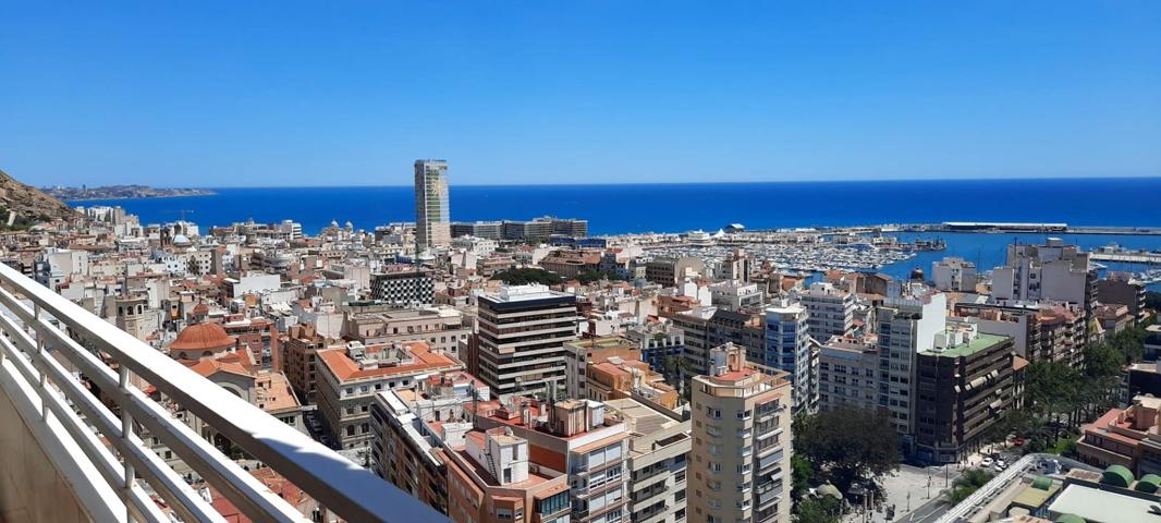 🌟 Estudio en venta en el centro de Alicante con vistas panorámicas al mar 🌟 photo 0
