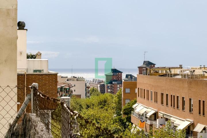 Ático con terraza para entrar a vivir en Bufalà photo 0