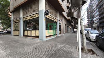 Traspaso de Bar-Restaurante con Licencia C3. BCN photo 0