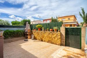 Exclusivo adosado en venta con piscina terraza y garaje photo 0