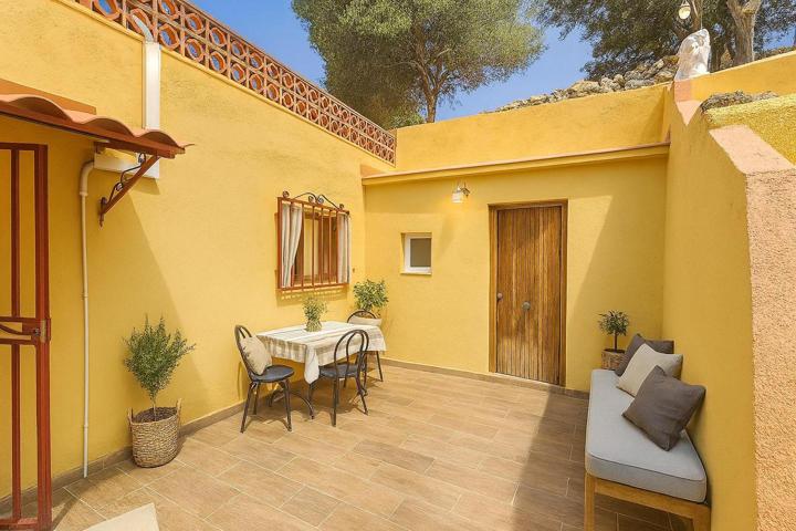 Encantadora vivienda con gran potencial en Can Rial, Esparreguera photo 0