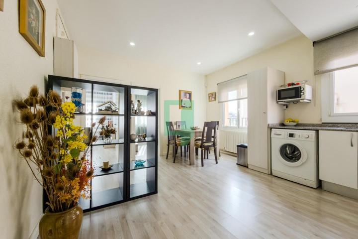 Fantástico piso reformado en Avenida Lloreda!! photo 0