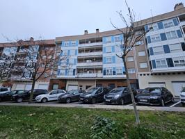 Piso seminuevo con garaje y trastero en Sector B photo 0