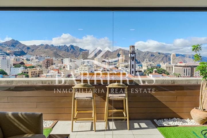 Impresionante ático dúplex céntrico con vistas photo 0