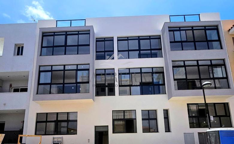 Piso en venta en Guía de Isora de 70 m2 photo 0