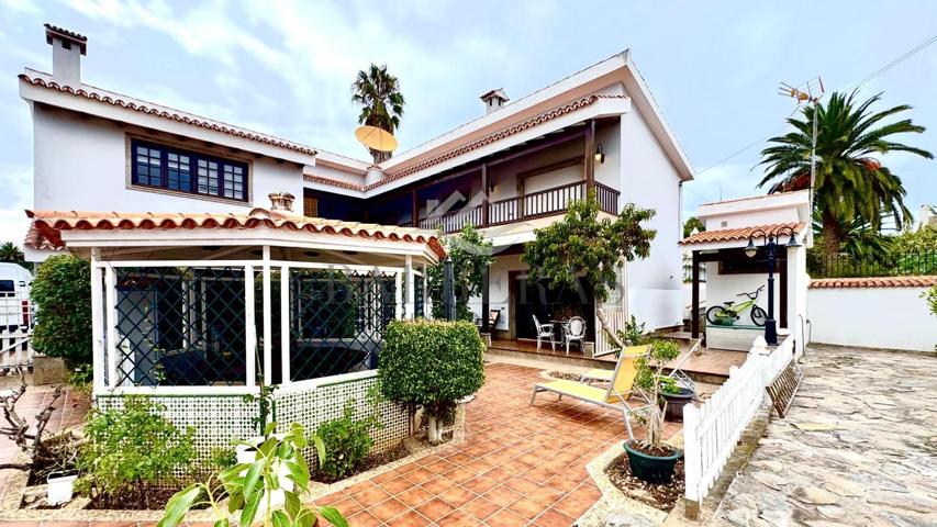 Exclusivo chalet en La Laguna photo 0